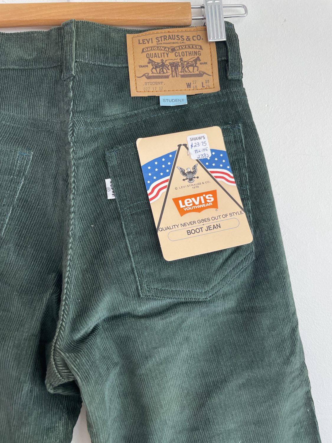 DEAD-STOCK OLIVE GREEN CORD BOAT LEG 'LEVI'S' JEAN | Chaos Bazaar Vintage