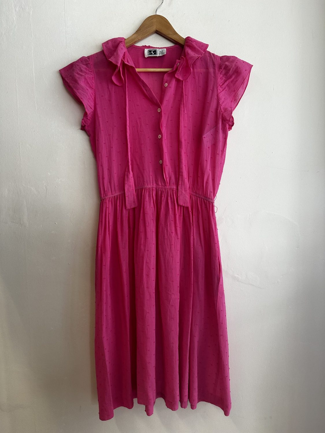 HOT PINK VINTAGE SPORTSCRAFT COTTON DRESS WITH CAPPED SLEEVES